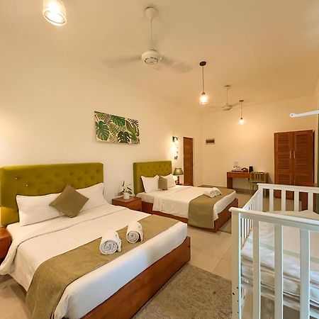 J Leaf Hotel By Blue Bird Negombo Luaran gambar