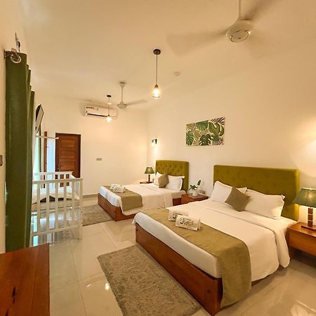 J Leaf Hotel By Blue Bird Negombo Luaran gambar