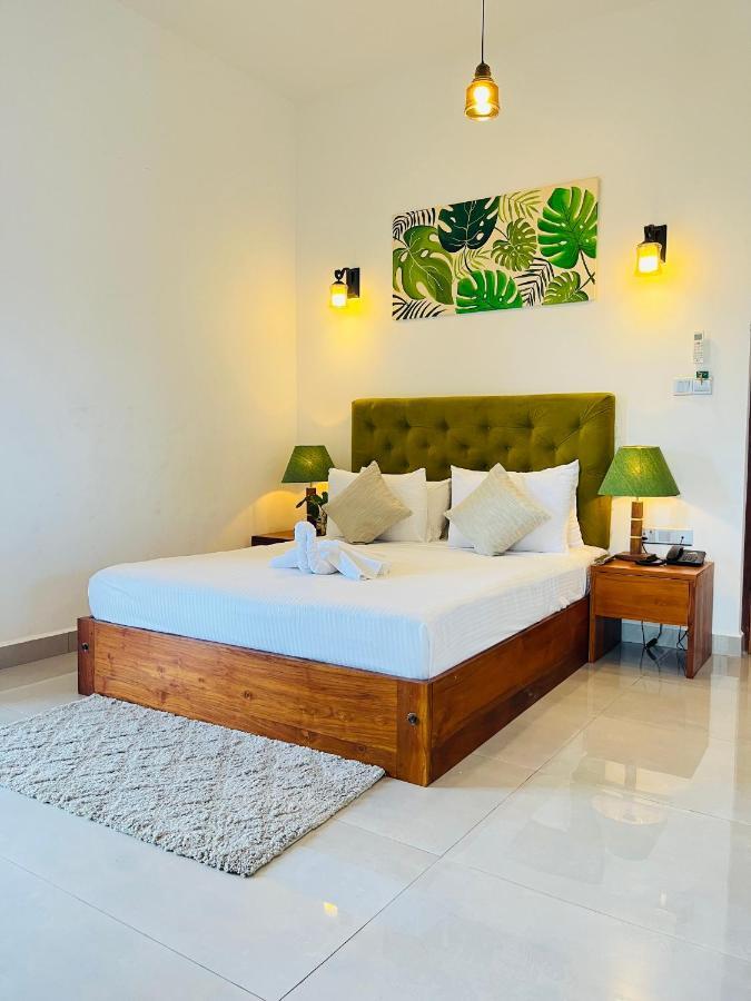 J Leaf Hotel By Blue Bird Negombo Luaran gambar