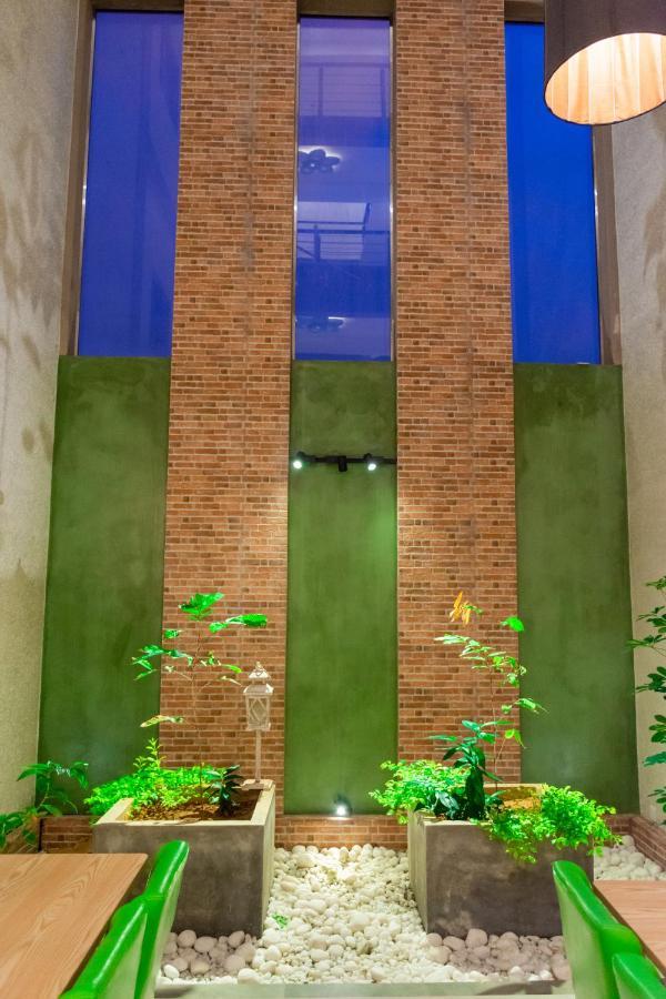 J Leaf Hotel By Blue Bird Negombo Luaran gambar