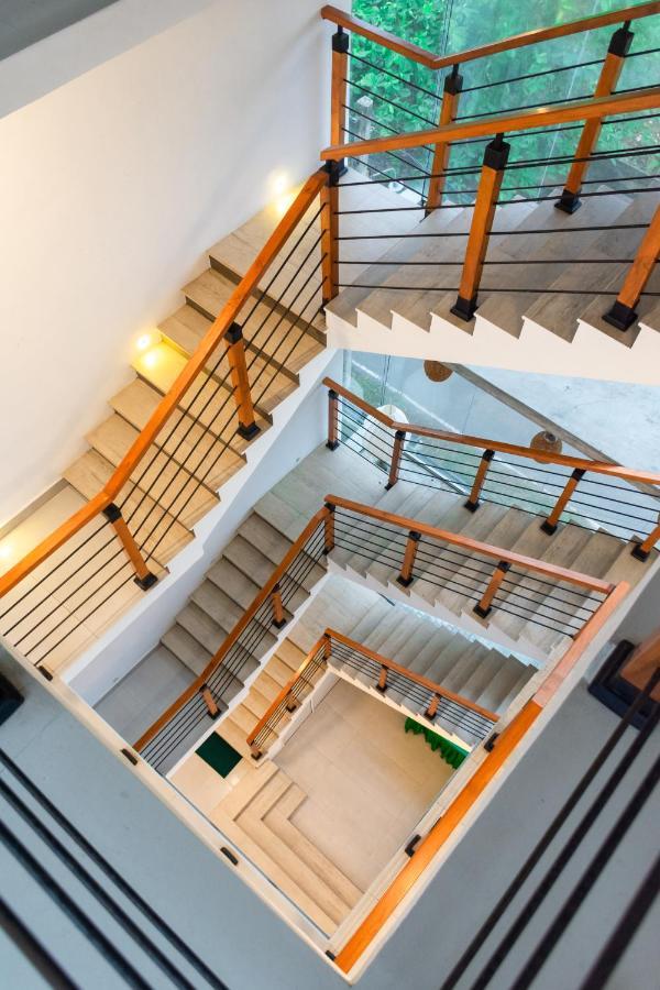 J Leaf Hotel By Blue Bird Negombo Luaran gambar
