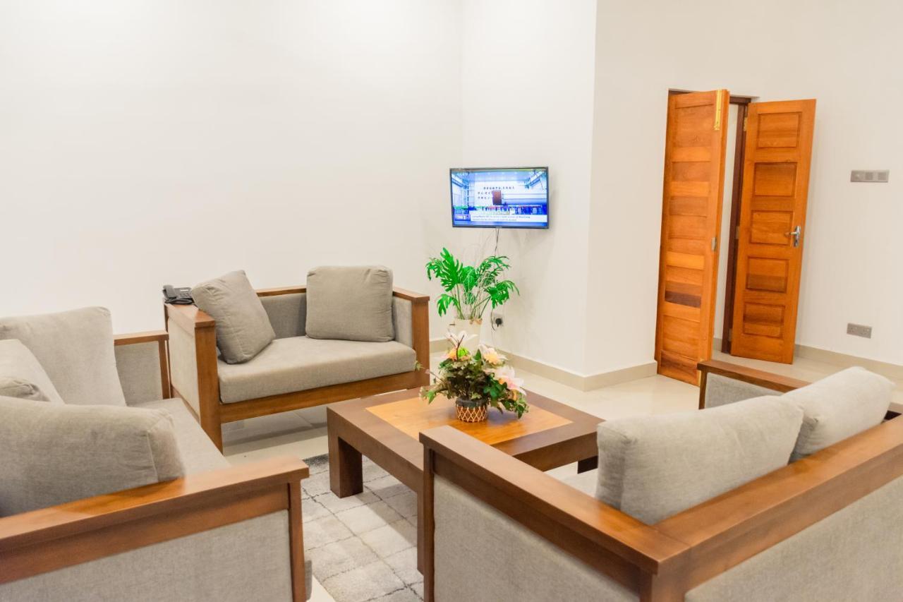 J Leaf Hotel By Blue Bird Negombo Luaran gambar