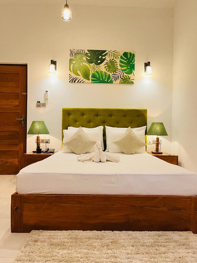 J Leaf Hotel By Blue Bird Negombo Luaran gambar