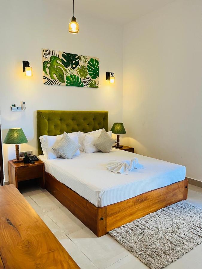 J Leaf Hotel By Blue Bird Negombo Luaran gambar