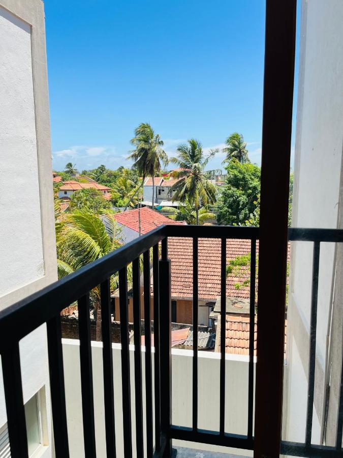 J Leaf Hotel By Blue Bird Negombo Luaran gambar