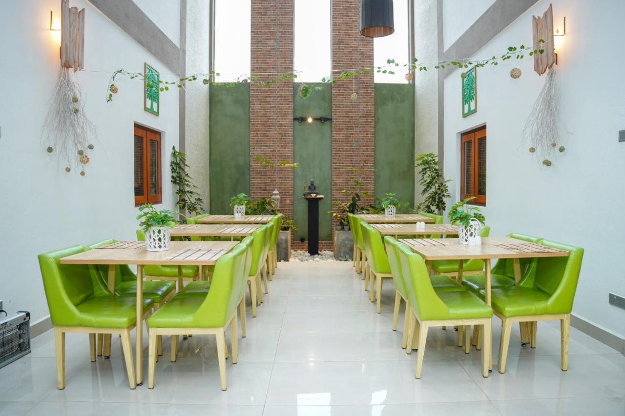 J Leaf Hotel By Blue Bird Negombo Luaran gambar