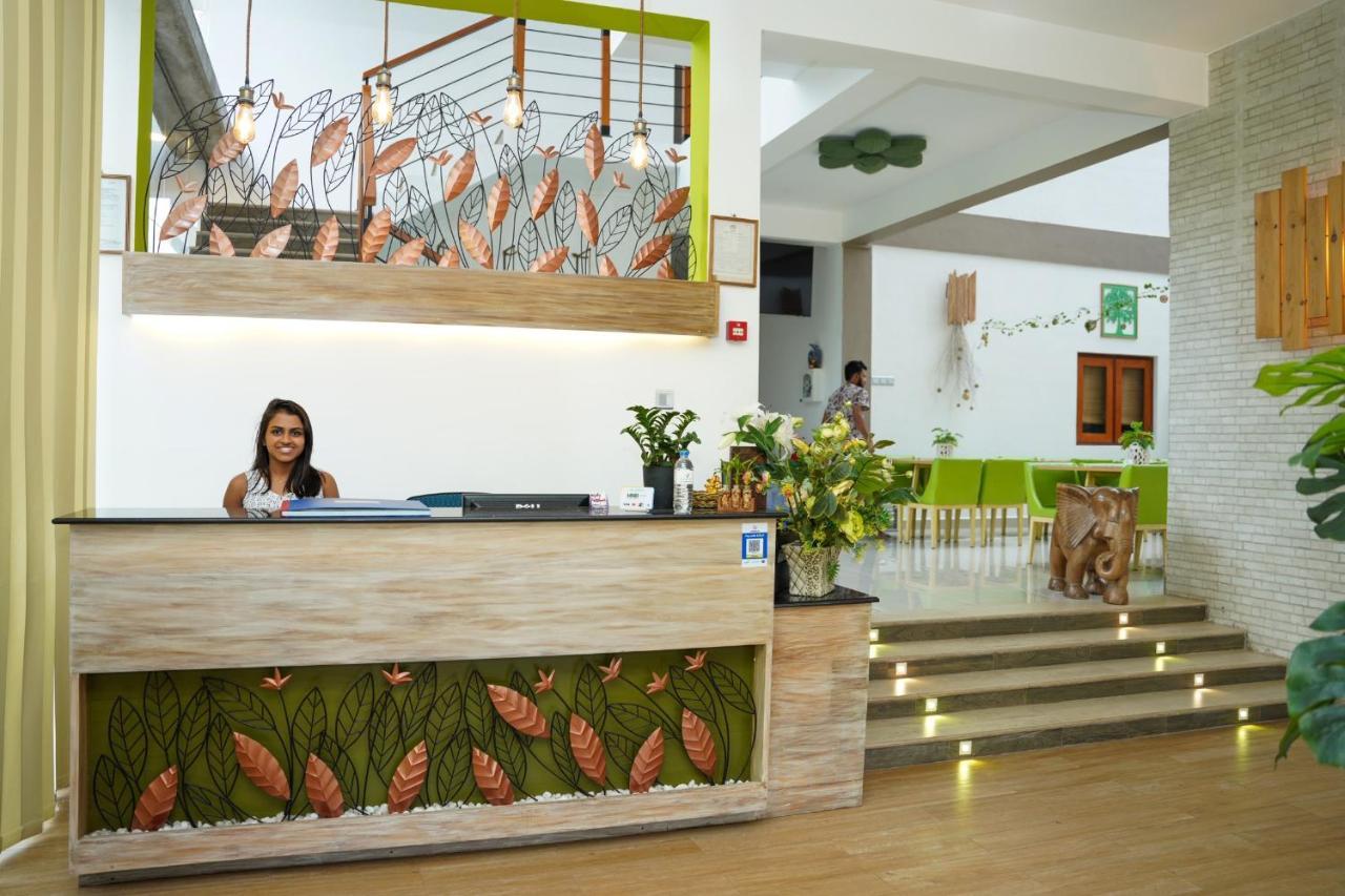 J Leaf Hotel By Blue Bird Negombo Luaran gambar