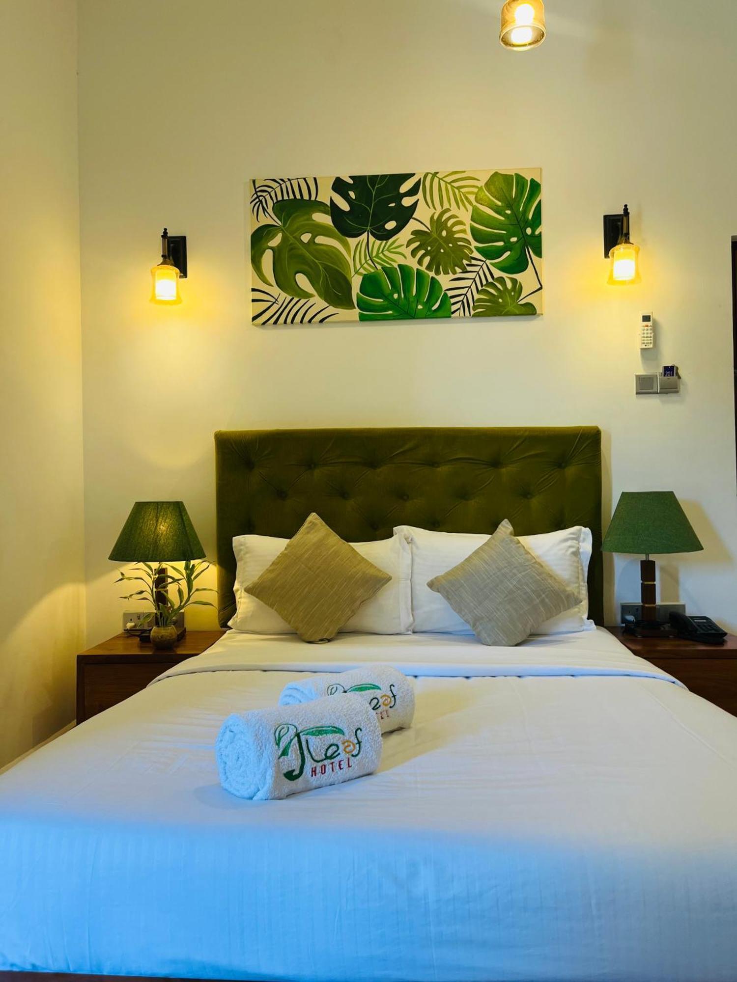 J Leaf Hotel By Blue Bird Negombo Luaran gambar