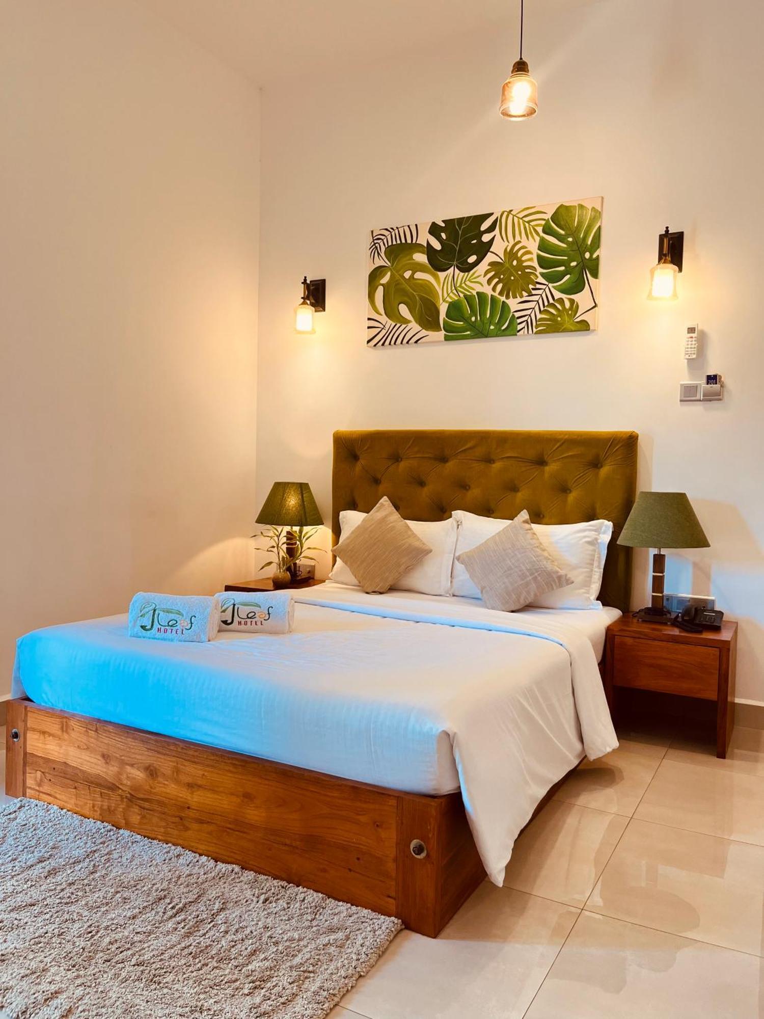 J Leaf Hotel By Blue Bird Negombo Luaran gambar