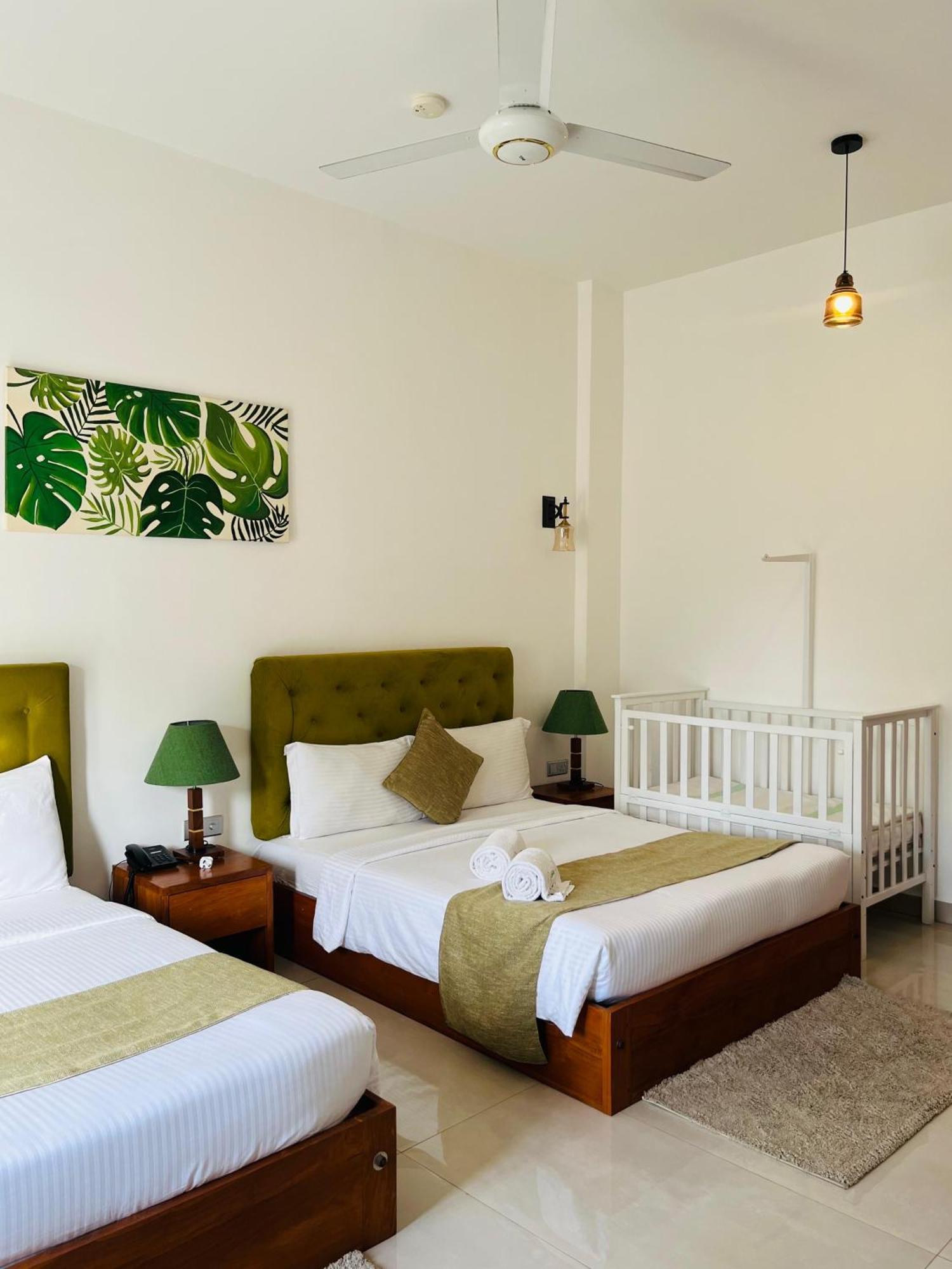 J Leaf Hotel By Blue Bird Negombo Luaran gambar