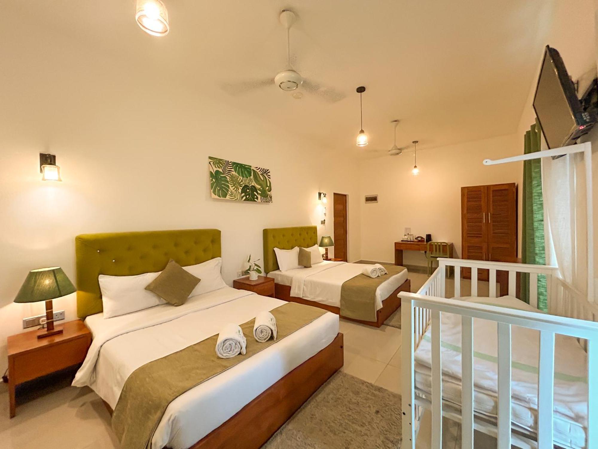 J Leaf Hotel By Blue Bird Negombo Luaran gambar