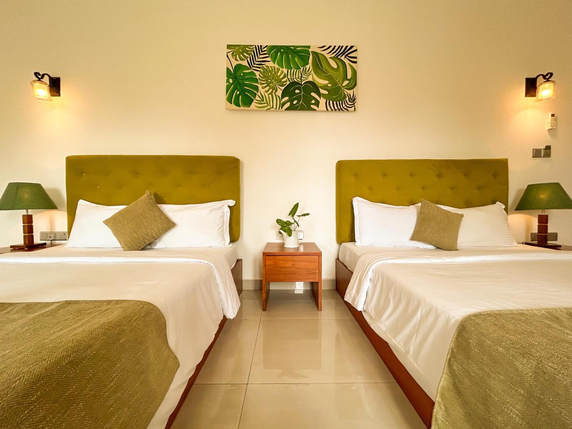 J Leaf Hotel By Blue Bird Negombo Luaran gambar