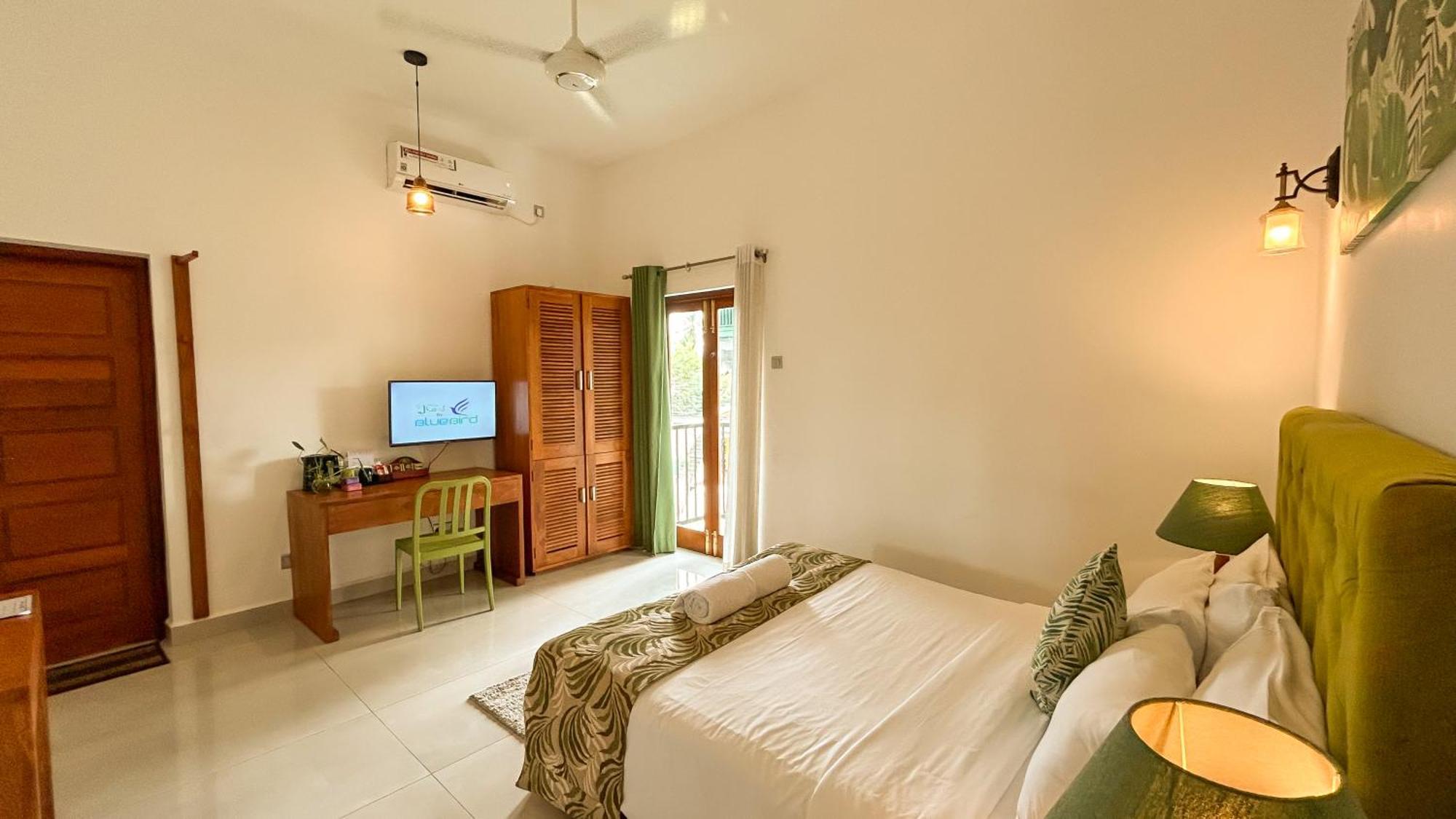 J Leaf Hotel By Blue Bird Negombo Luaran gambar